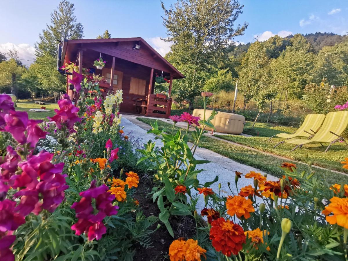 Cottage La Sierra With Jacuzzi Korenica Exterior foto