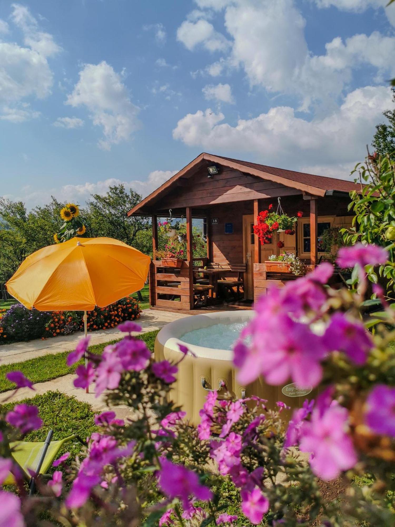 Cottage La Sierra With Jacuzzi Korenica Exterior foto